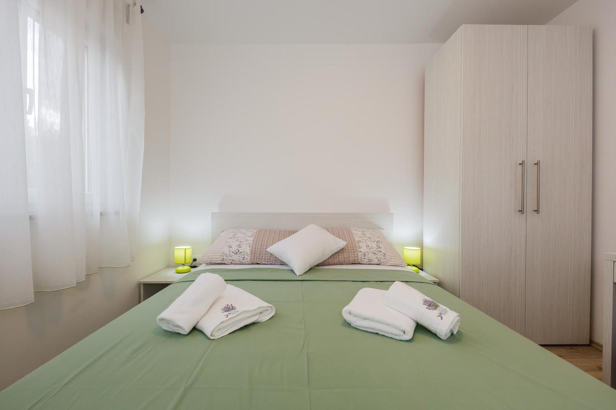 Apartments Mare Trogir Kamer foto