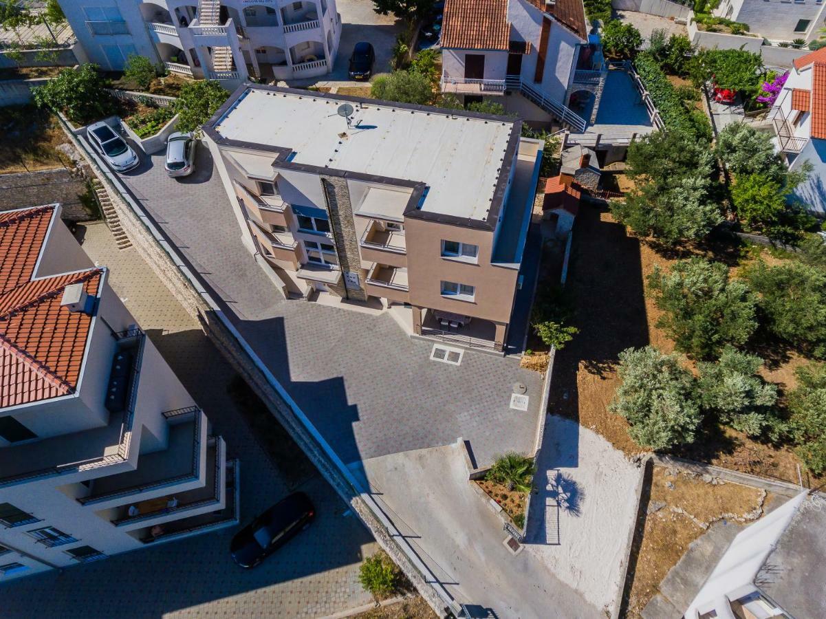 Apartments Mare Trogir Buitenkant foto