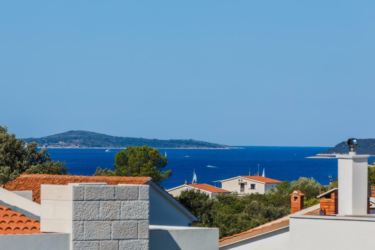 Apartments Mare Trogir Buitenkant foto
