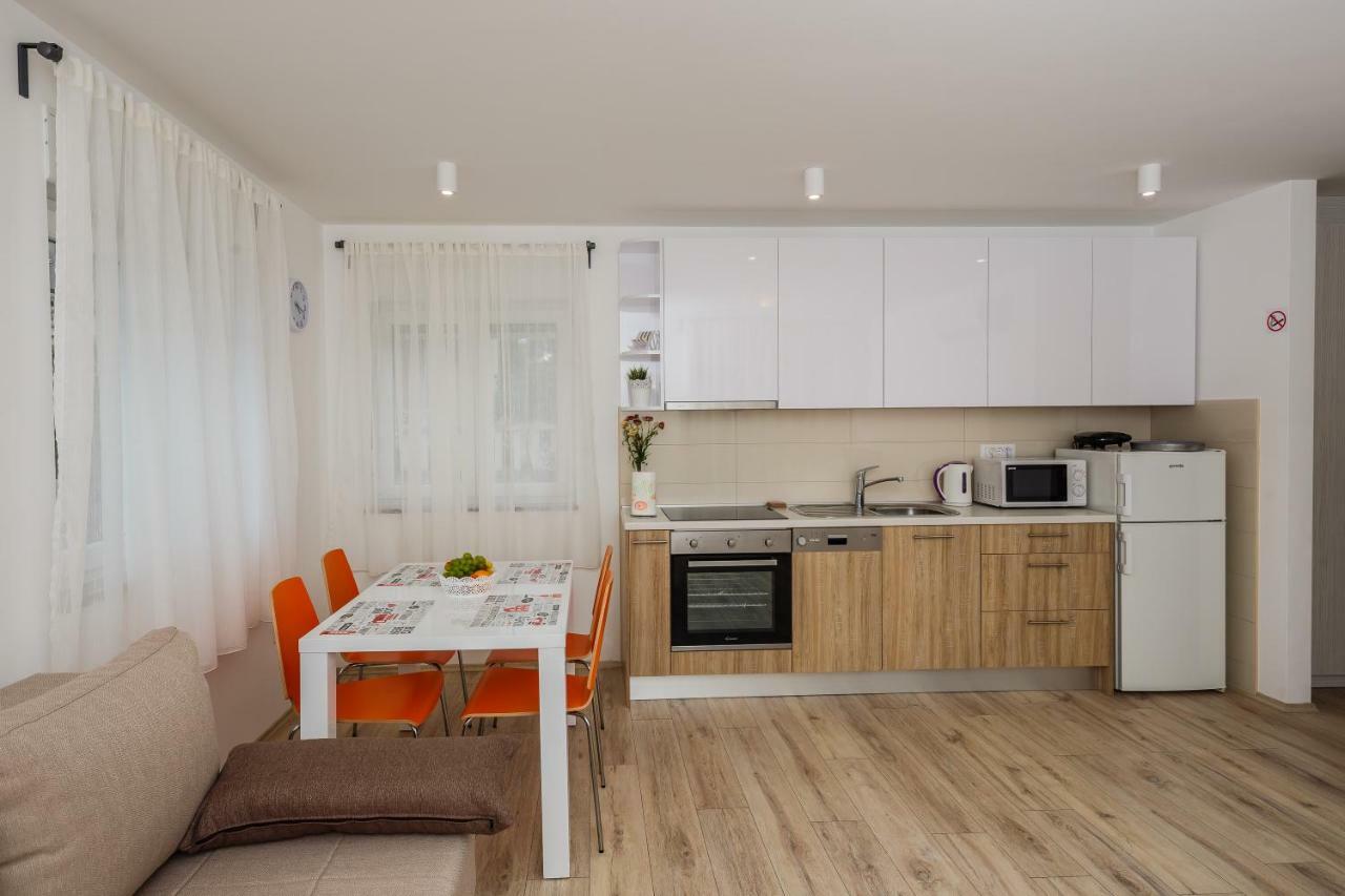 Apartments Mare Trogir Buitenkant foto