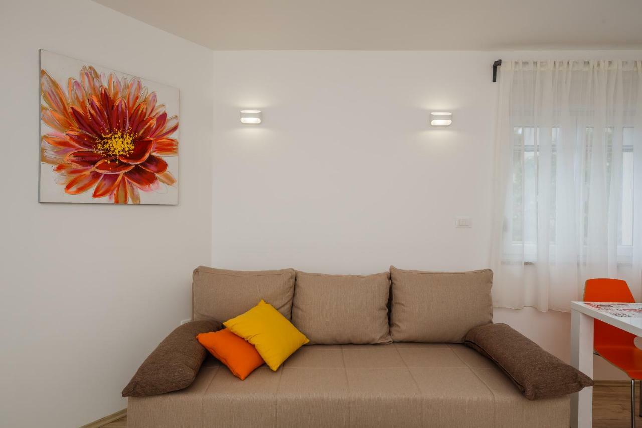 Apartments Mare Trogir Buitenkant foto