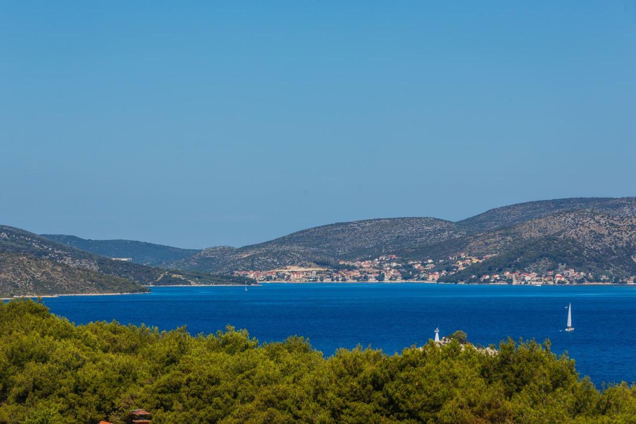 Apartments Mare Trogir Buitenkant foto