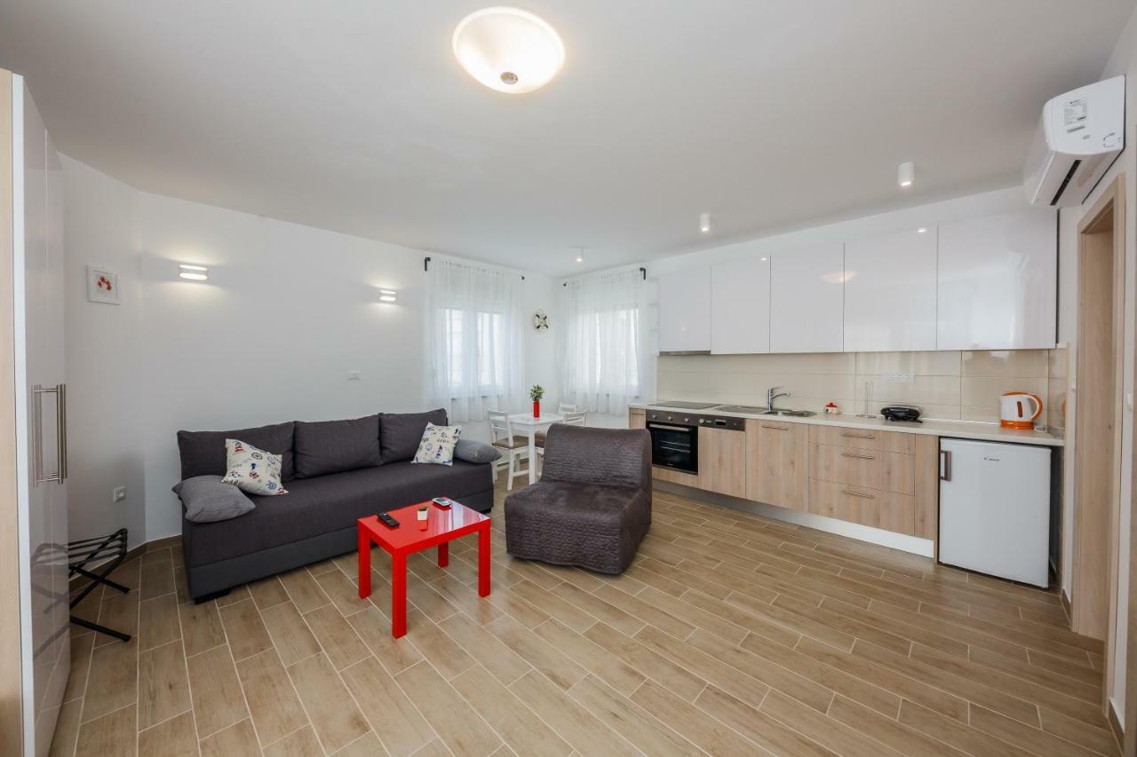 Apartments Mare Trogir Buitenkant foto