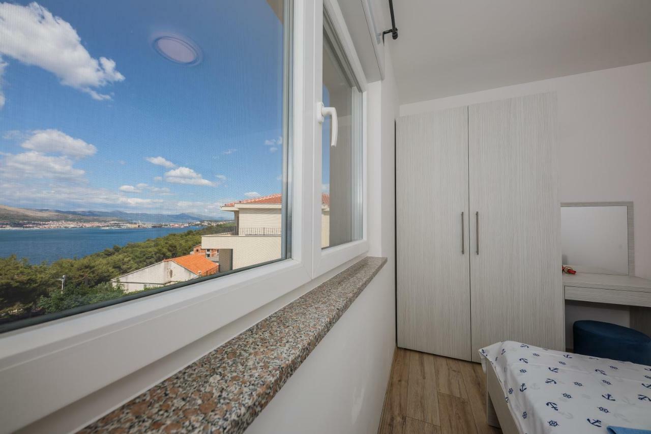 Apartments Mare Trogir Buitenkant foto