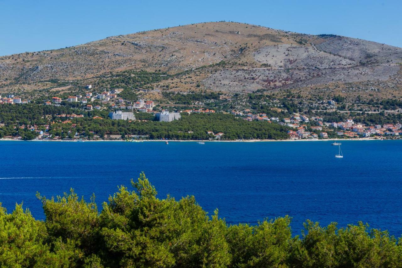 Apartments Mare Trogir Buitenkant foto